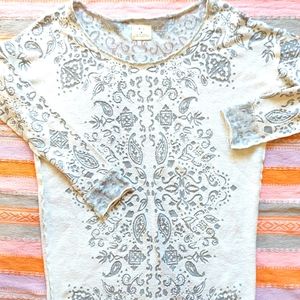 Light grey cute sweater size M